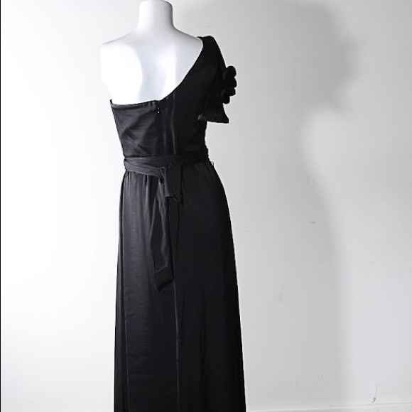 BCBG black dress with shoulder detail-‘Mel’ NWT 2 - Picture 5 of 6